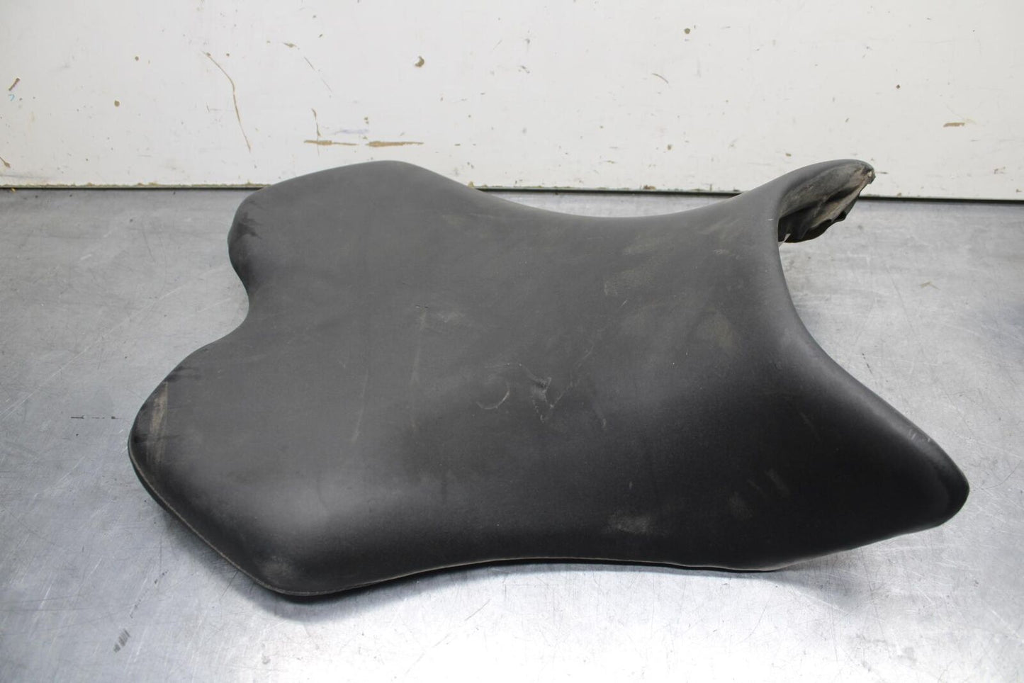 07-08 YAMAHA YZF R1 FRONT DRIVERS SEAT PAD SADDLE PILLION 4C8-24710-00-00 BB622