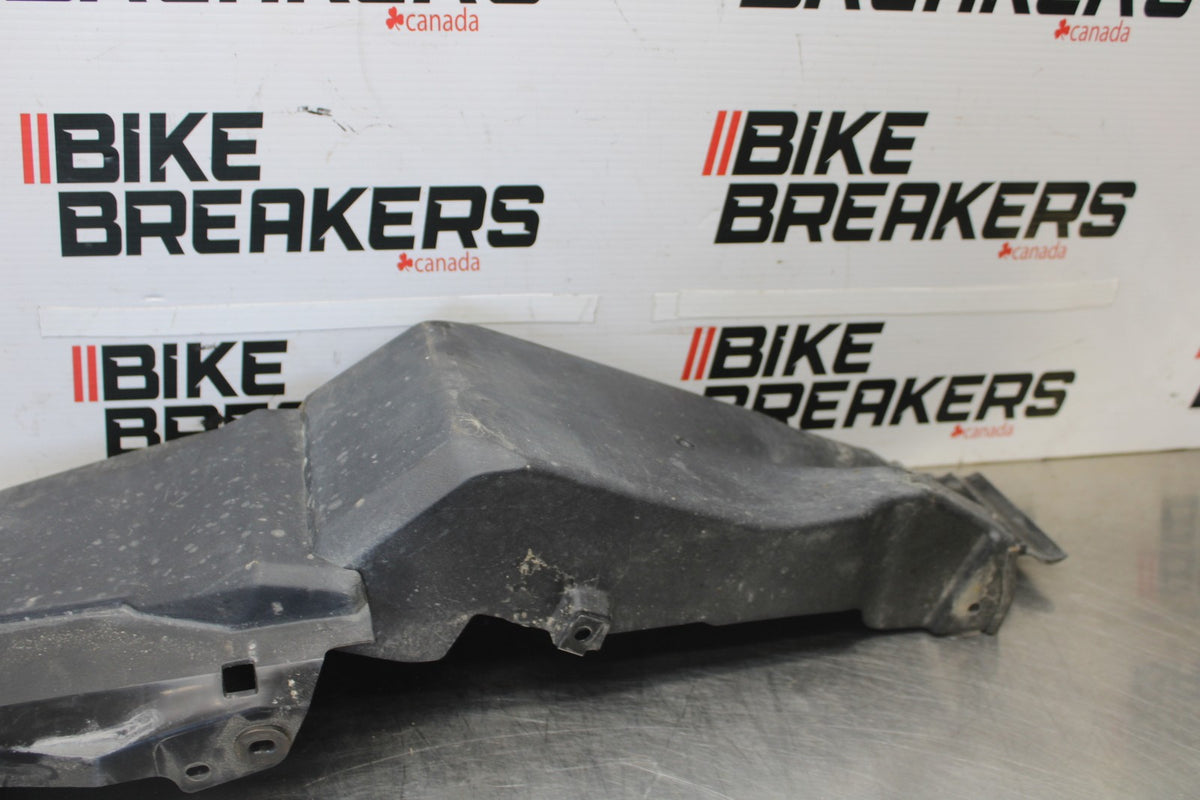 23-26 KAWASAKI NINJA ZX4RR REAR BACK TAIL UNDERTAIL BATTERY TRAY PLASTIC BB898