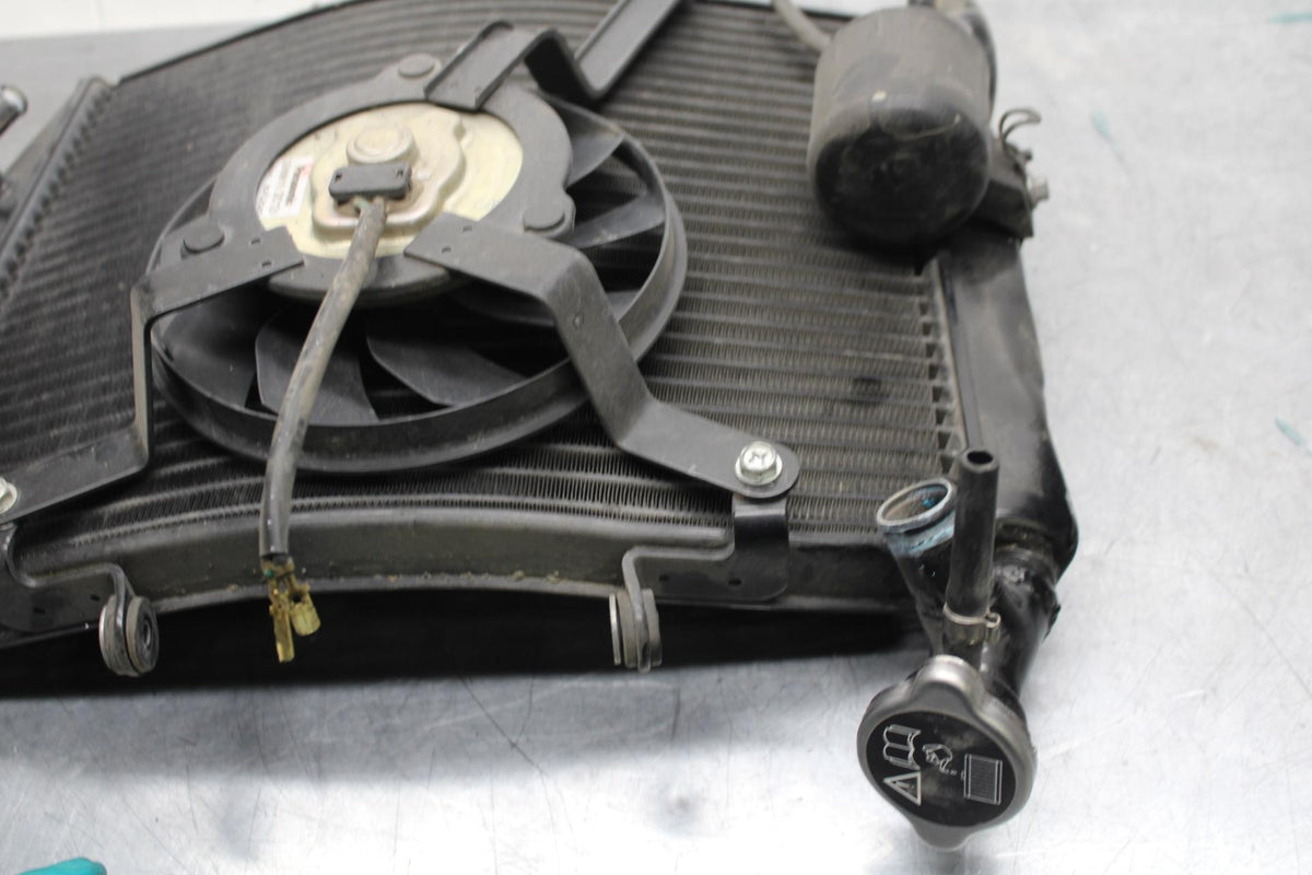 2001 Suzuki GSXR600 ENGINE RADIATOR MOTOR COOLER COOLING RADIATER  BB584
