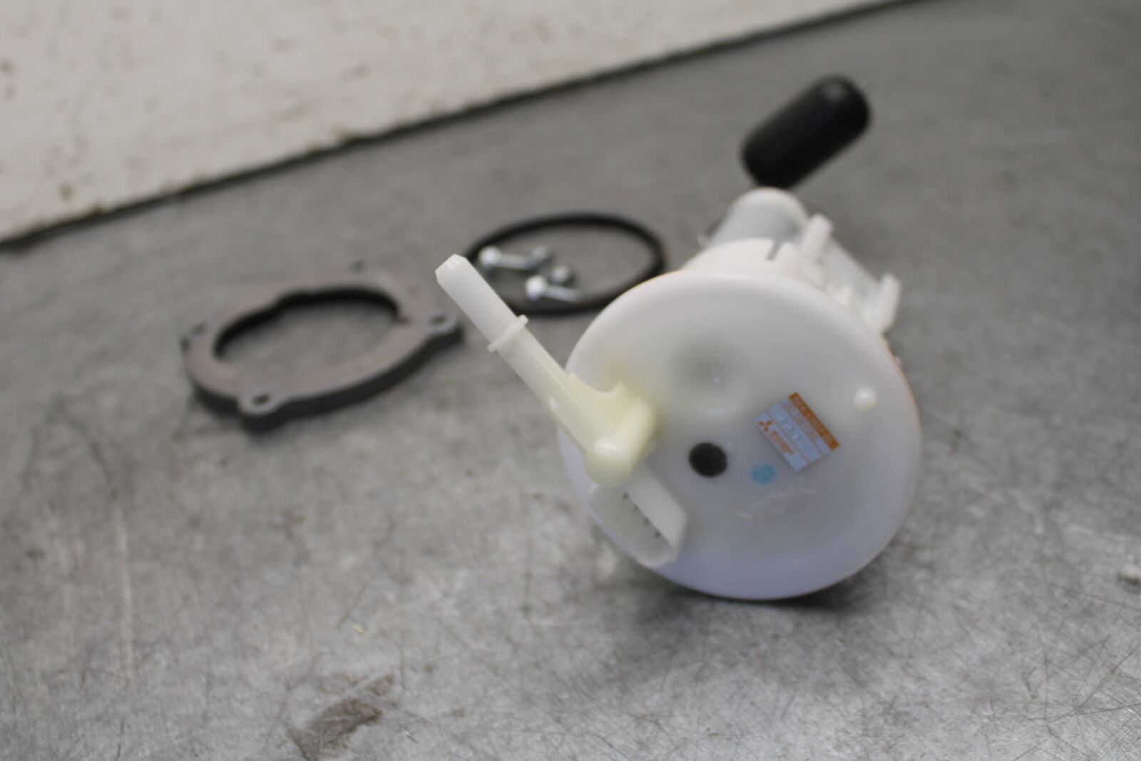 22-24 YAMAHA XSR900 FUEL PUMP GAS PETROL SENDER UNIT  BB683