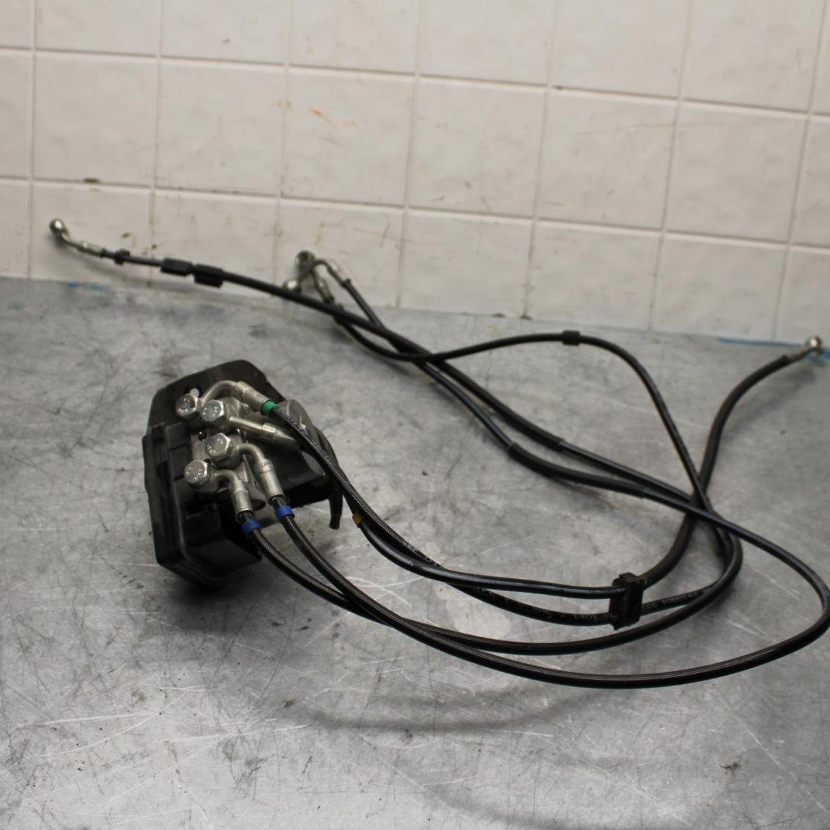 18 KTM RC 390 ABS PUMP UNIT MODULE BB442