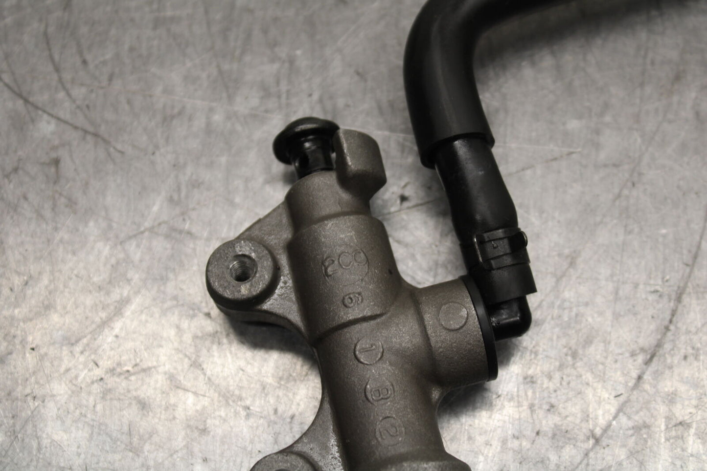 09-14 YAMAHA YZF R1 REAR BACK BRAKE MASTER CYLINDER 14B-2583V-00-00 BB118