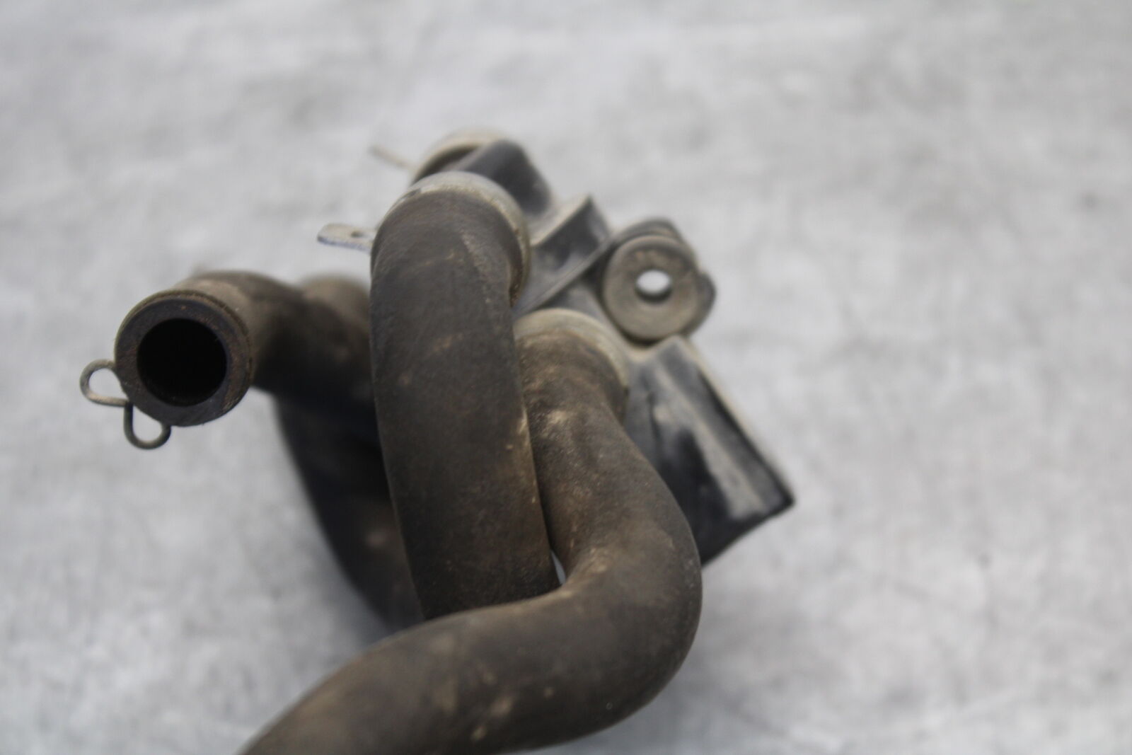 05-06 SUZUKI GSXR1000 AIR VALVE SOLENOID TOP ENGINE SENSOR 18510-29G00 BB663