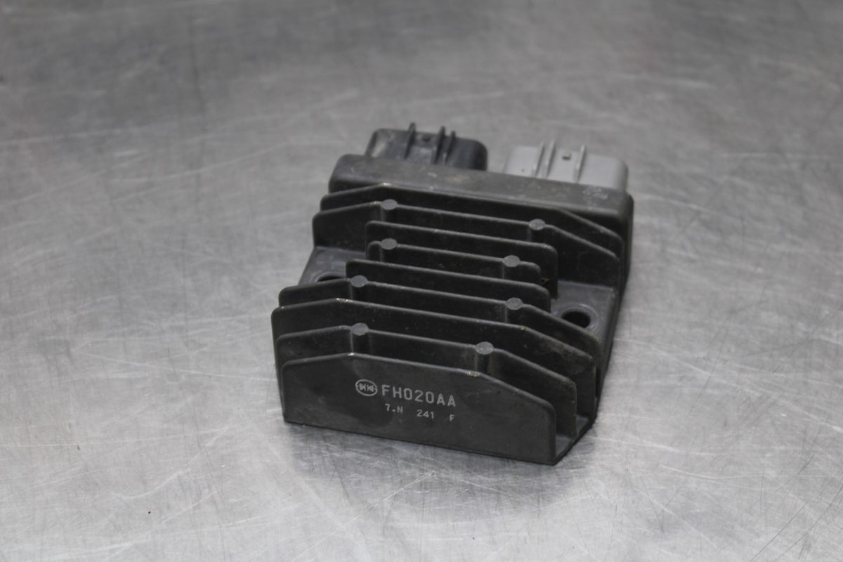 18 YAMAHA SUPER TENERE RECTIFIER VOLTAGE REGULATOR BB832