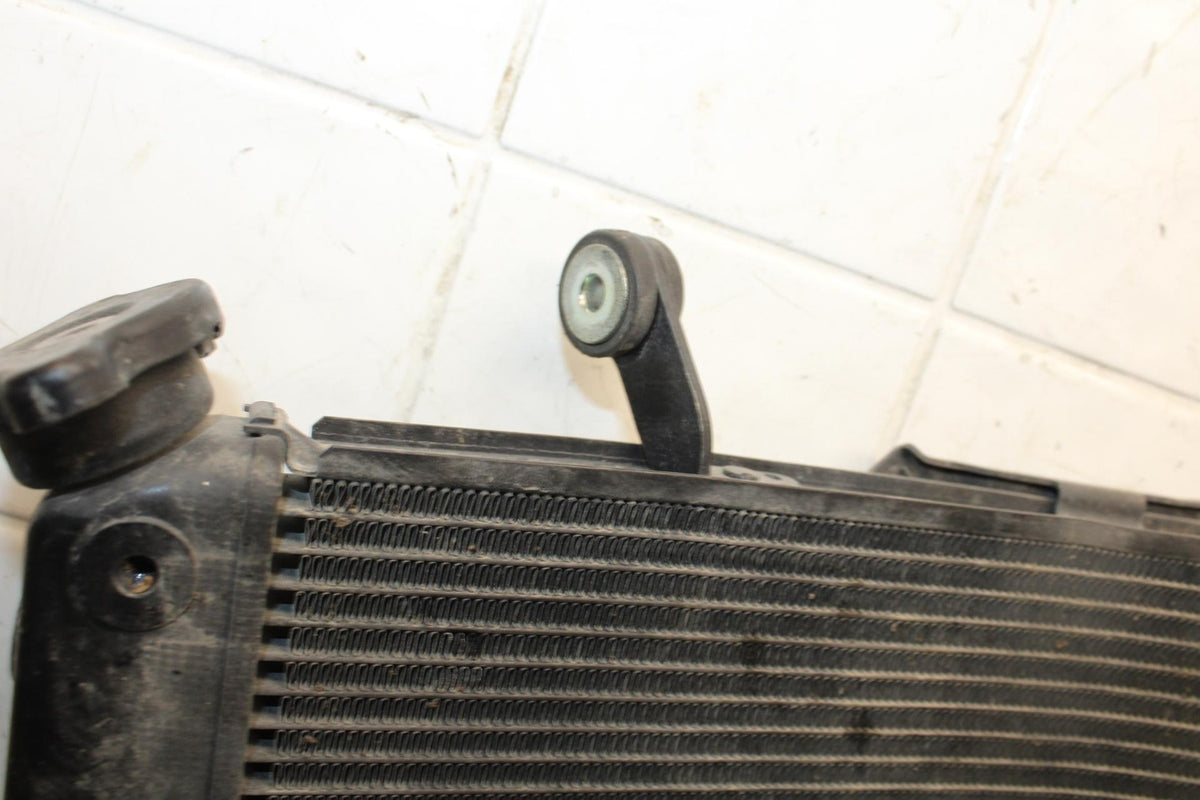 2012 Yamaha FZ8 ENGINE RADIATOR MOTOR COOLER COOLING RADIATER BB550