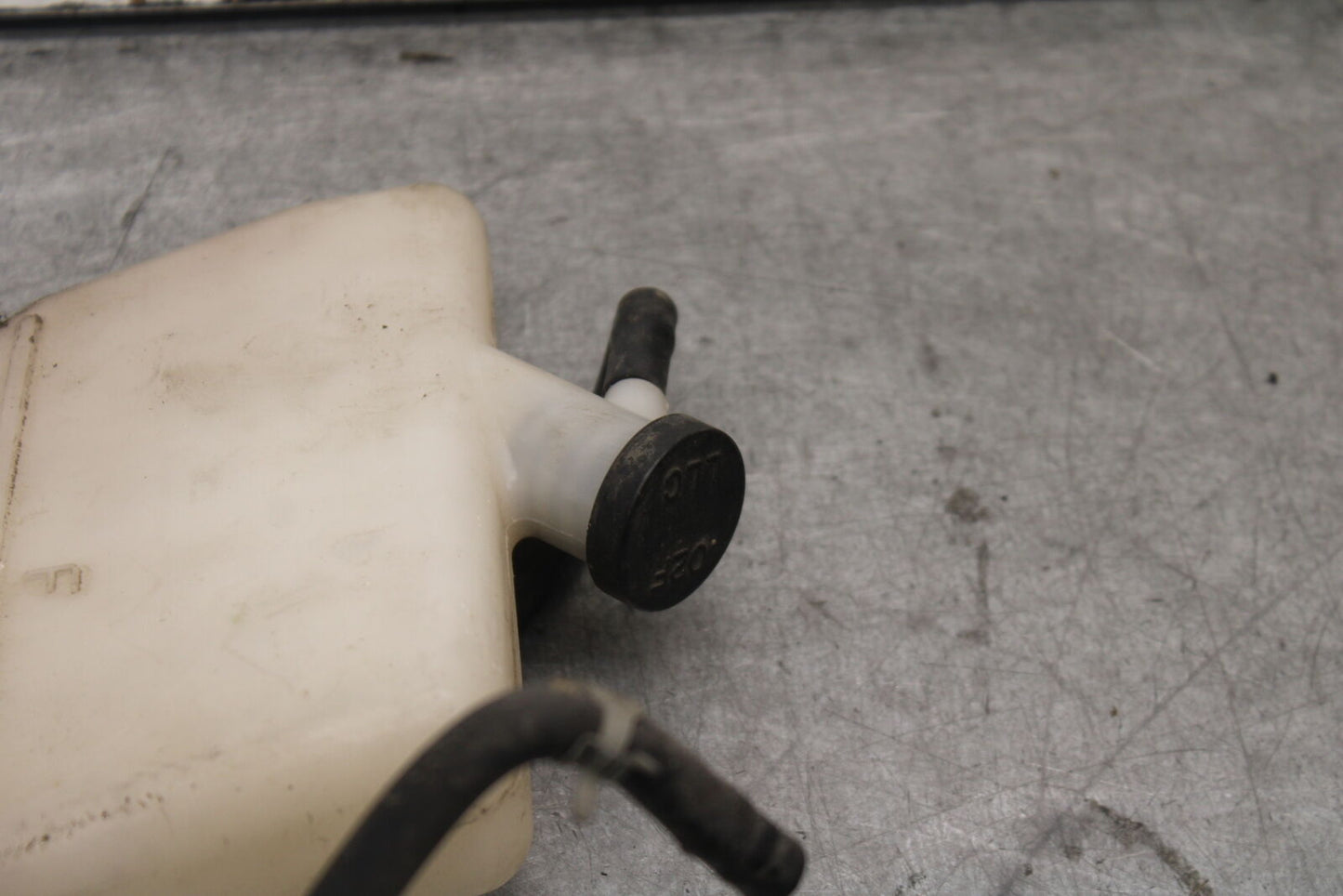 05-06 SUZUKI GSXR1000 COOLANT WATER TANK RESERVOIR BOTTLE 17910-41G00 BB677