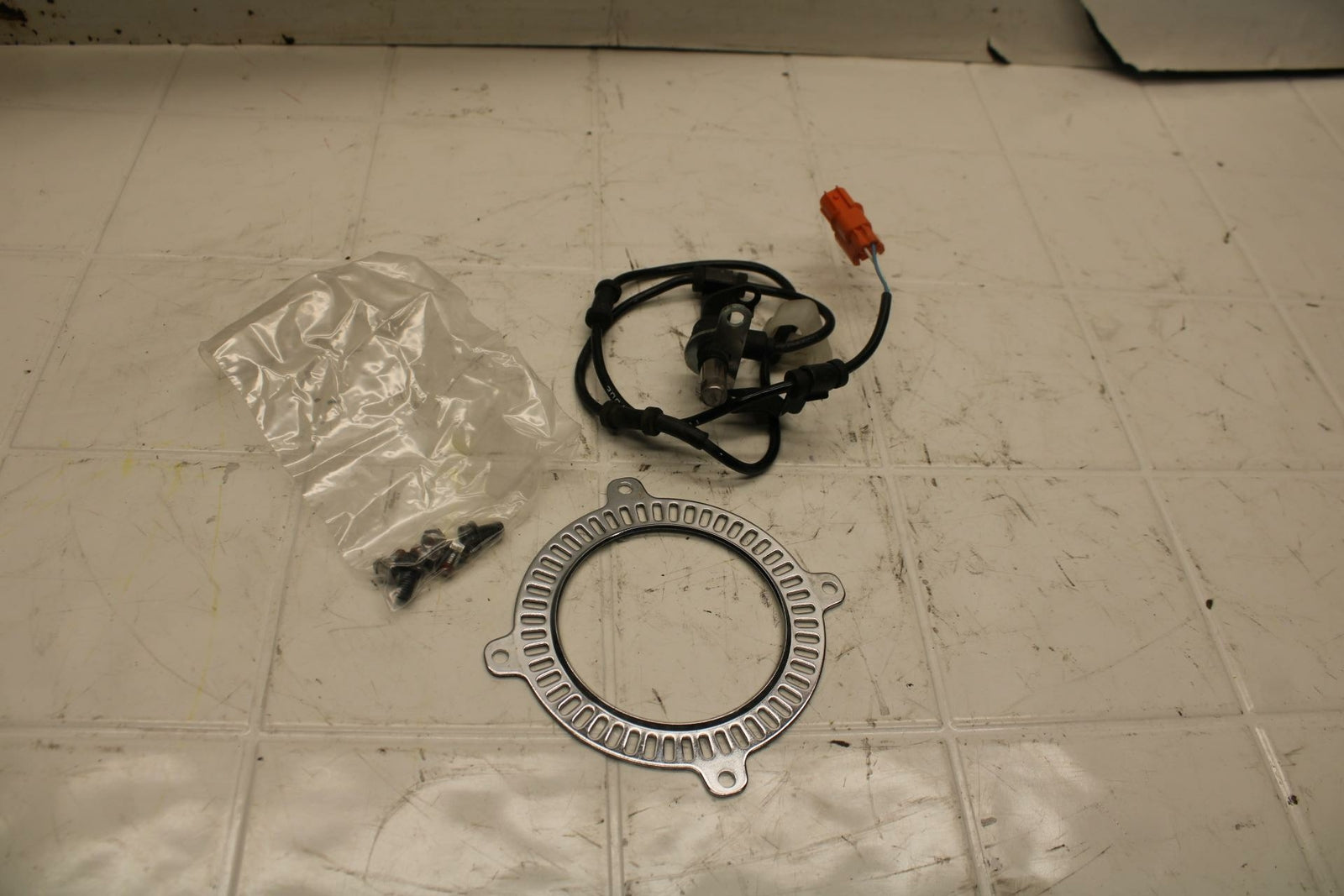 15-16 HONDA CB300F REAR ABS BRAKE SENSOR RING BB05