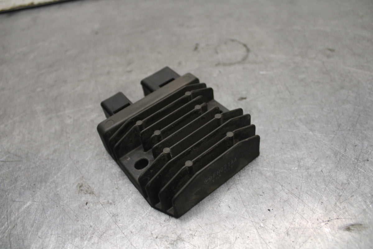 17-21 HONDA CBR1000RR SP RECTIFIER VOLTAGE REGULATOR BB681