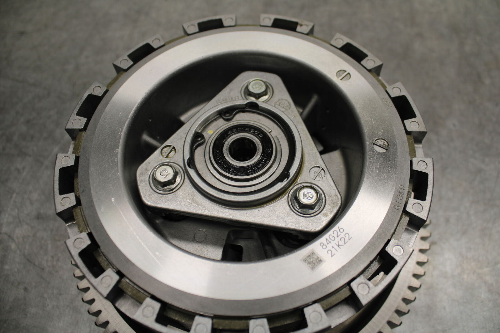 22-24 INDIAN CHIEF BOBBER DARK HORSE COMPLETE CLUTCH W PLATES BASKET HUB BB717