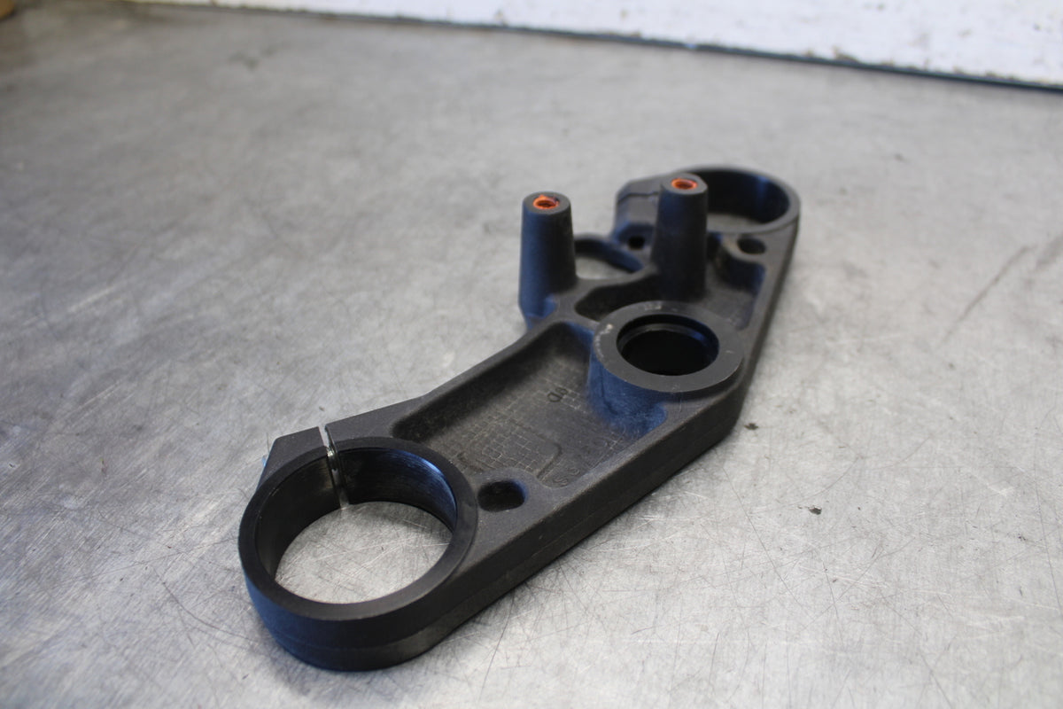 11-24 SUZUKI GSXR750 FORKS UPPER TRIPLE TREE CLAMP BB687