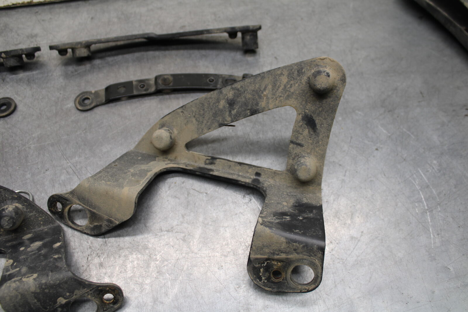 16-17 KAWASAKI VULCAN S 650 EN650 ABS SADDLEBAG MOUNTING BRACKET MOUNT  BB731