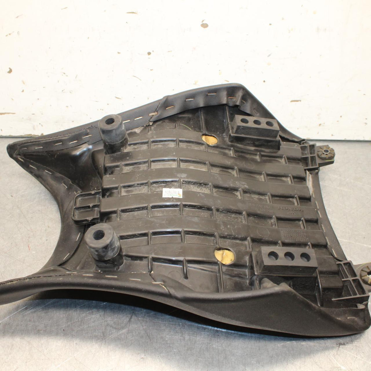 15-18 HONDA CB300FA FRONT DRIVERS SEAT PAD SADDLE PILLION BB646