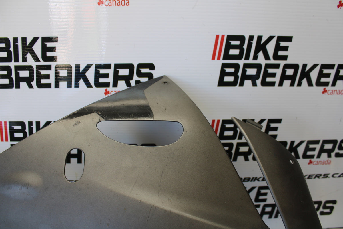 04-05 KAWASAKI NINJA ZX10R RIGHT LOWER BOTTOM BELLY SIDE FAIRING COWL  BB163