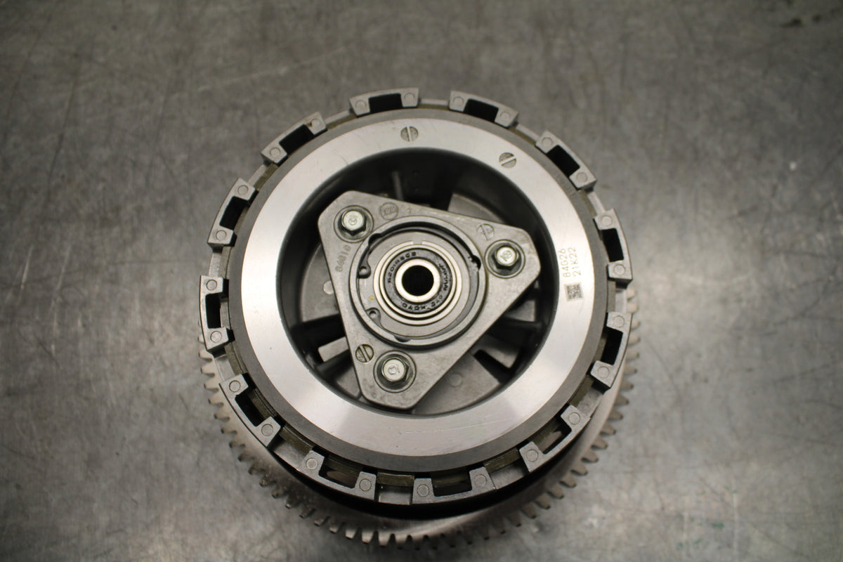 22-24 INDIAN CHIEF BOBBER DARK HORSE COMPLETE CLUTCH W PLATES BASKET HUB BB717