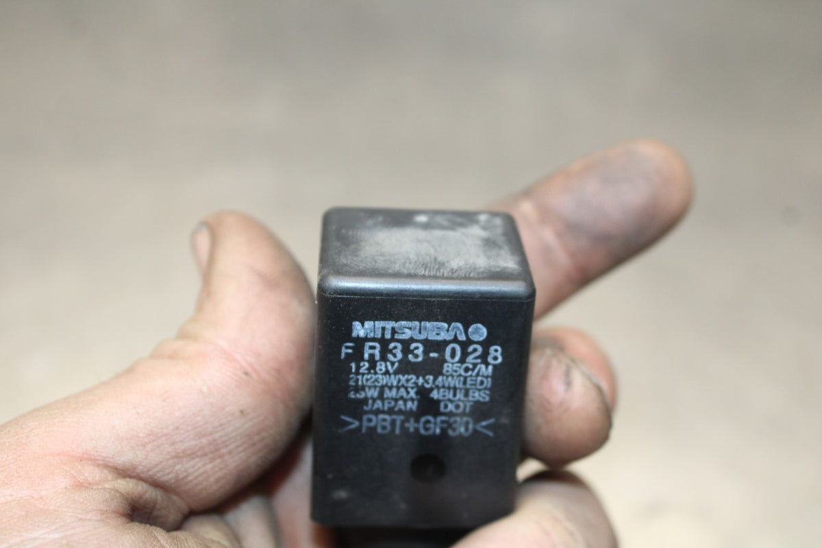 18 HONDA CB500F TURN SIGNAL BLINKER RELAY FLASHER SWITCH BB861