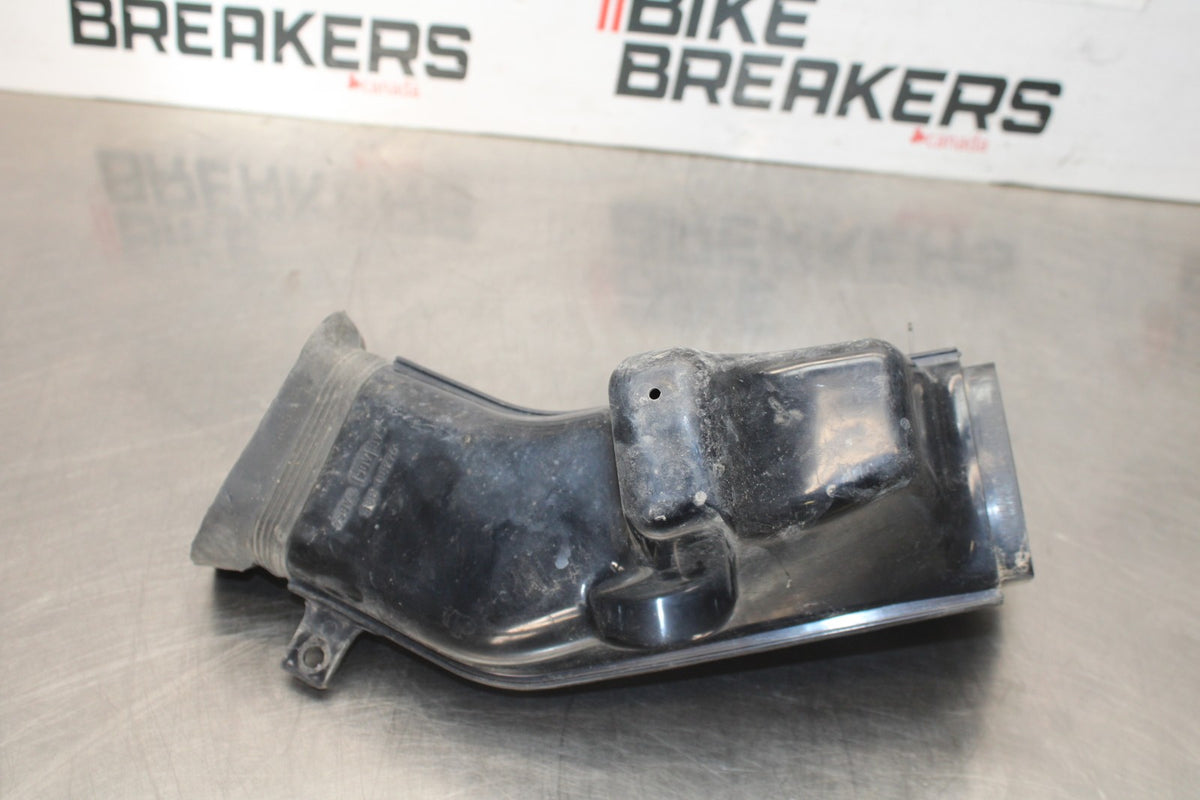 97-00 SUZUKI GSXR600 SRAD LEFT RAM AIR INTAKE DUCT TUBE BB921