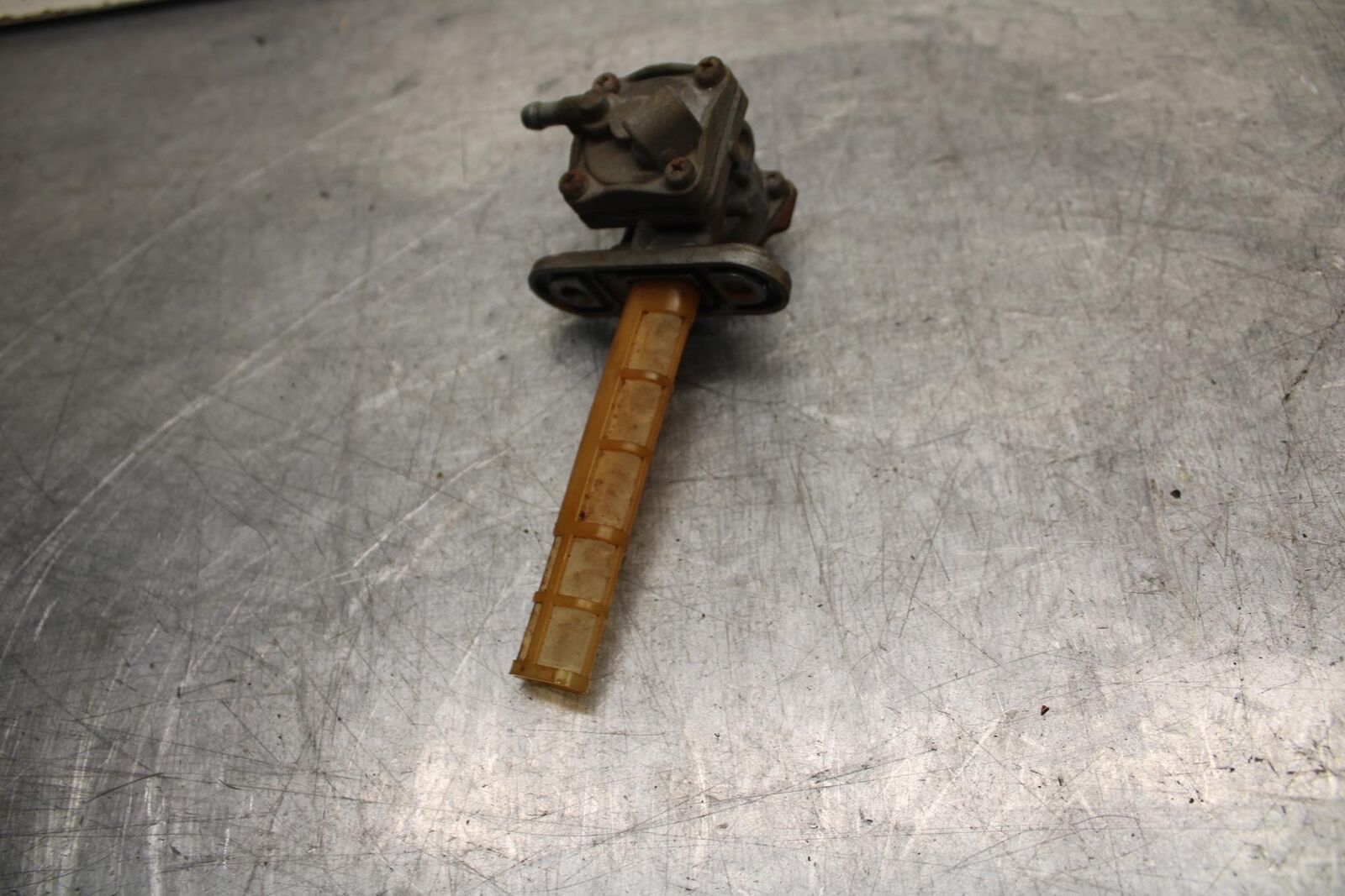 80-81 SUZUKI GS1000G FUEL GAS TANK PETCOCK SHUT ON OFF VALVE PARTS BB91