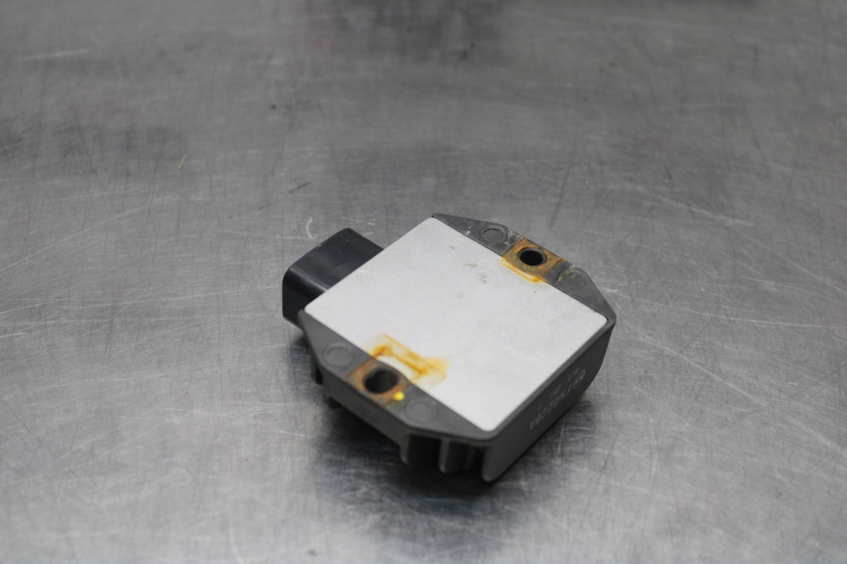 18 YAMAHA YZF R1  RECTIFIER VOLTAGE REGULATOR BB838