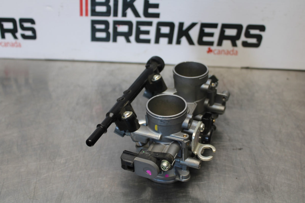 18-23 KAWASAKI NINJA 400 EX400 ABS MAIN FUEL INJECTORS / THROTTLE BODIES BB192