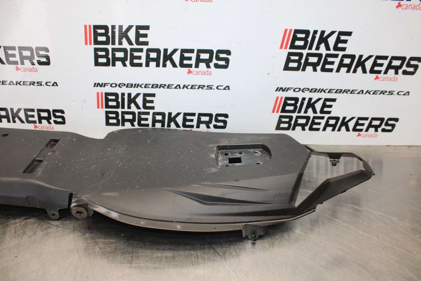 21-23 KAWASAKI NINJA ZX6R REAR BACK TAIL UNDERTAIL BATTERY TRAY PLASTIC BB179