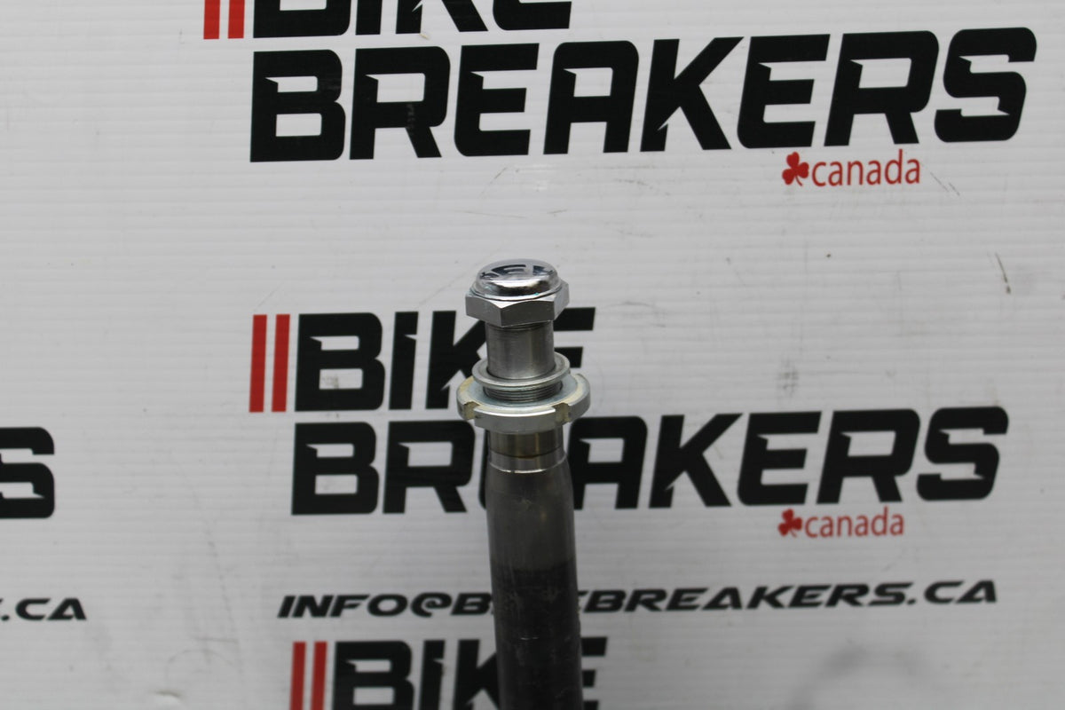 15 SUZUKI BOULEVARD C50 FRONT FORKS CLAMP LOWER TRIPLE TREE STEM BB775