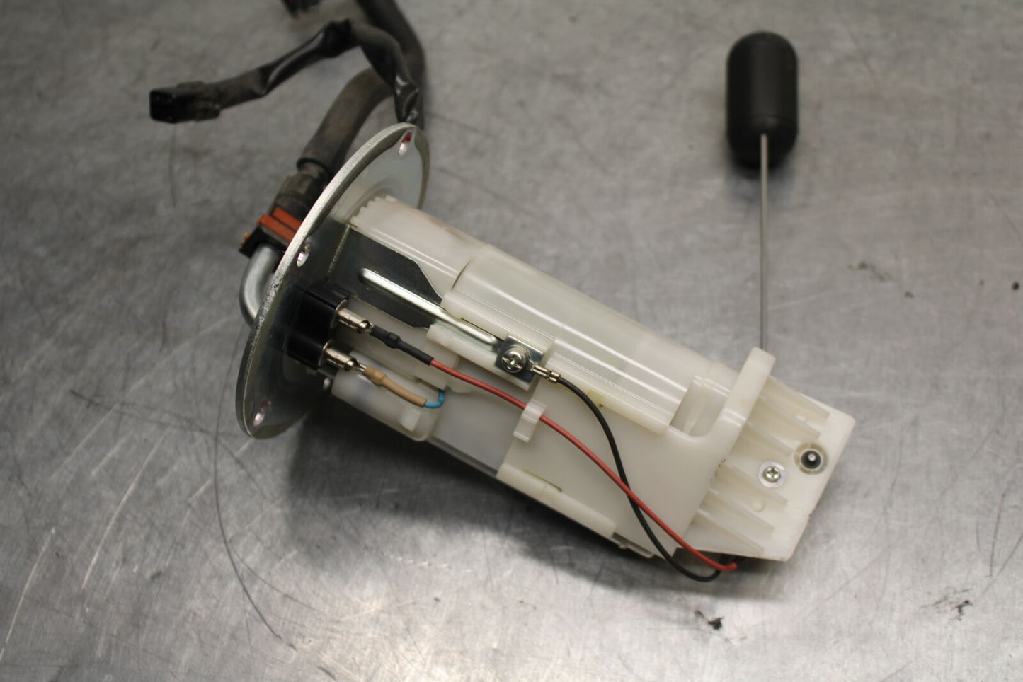 19-22 KAWASAKI Z400 FUEL PUMP GAS PETROL SENDER UNIT BB738