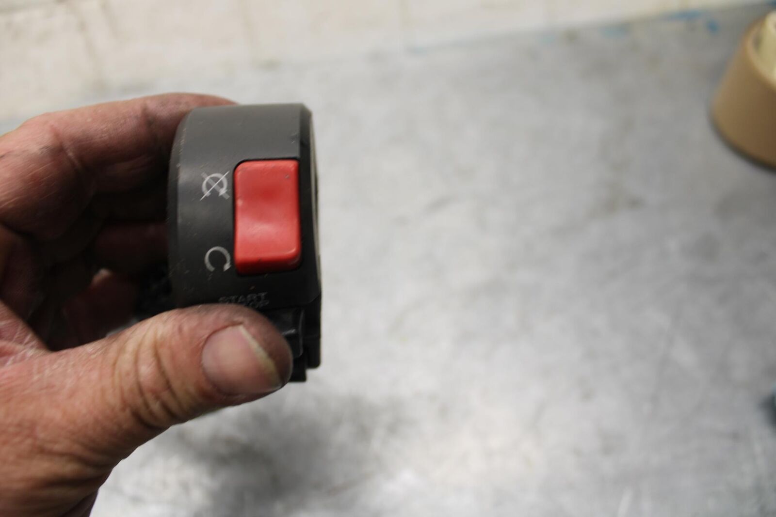 2007 Kawasaki Ninja ZX6R ZX600P RIGHT CLIP ON HANDLE KILL OFF START SWITCH BB47