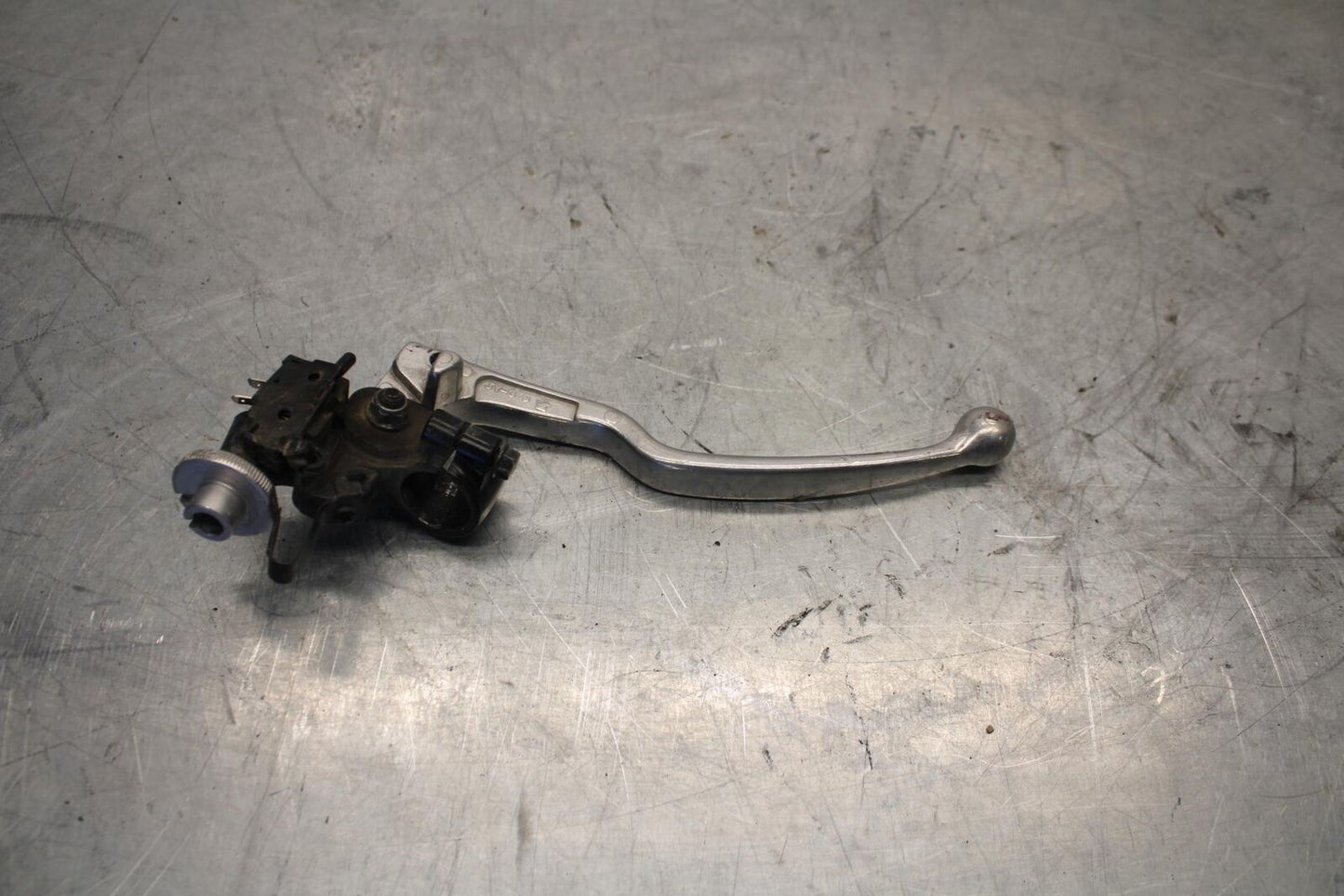 07-08 YAMAHA YZF R1 CLUTCH PERCH MOUNT WITH LEVER  BB425