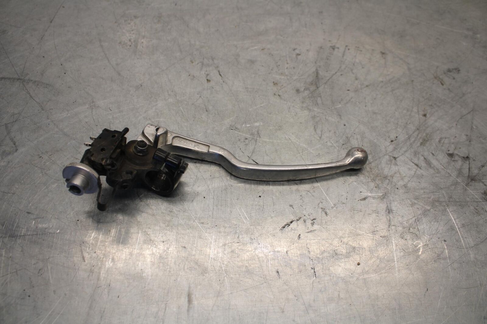 07-08 YAMAHA YZF R1 CLUTCH PERCH MOUNT WITH LEVER  BB425