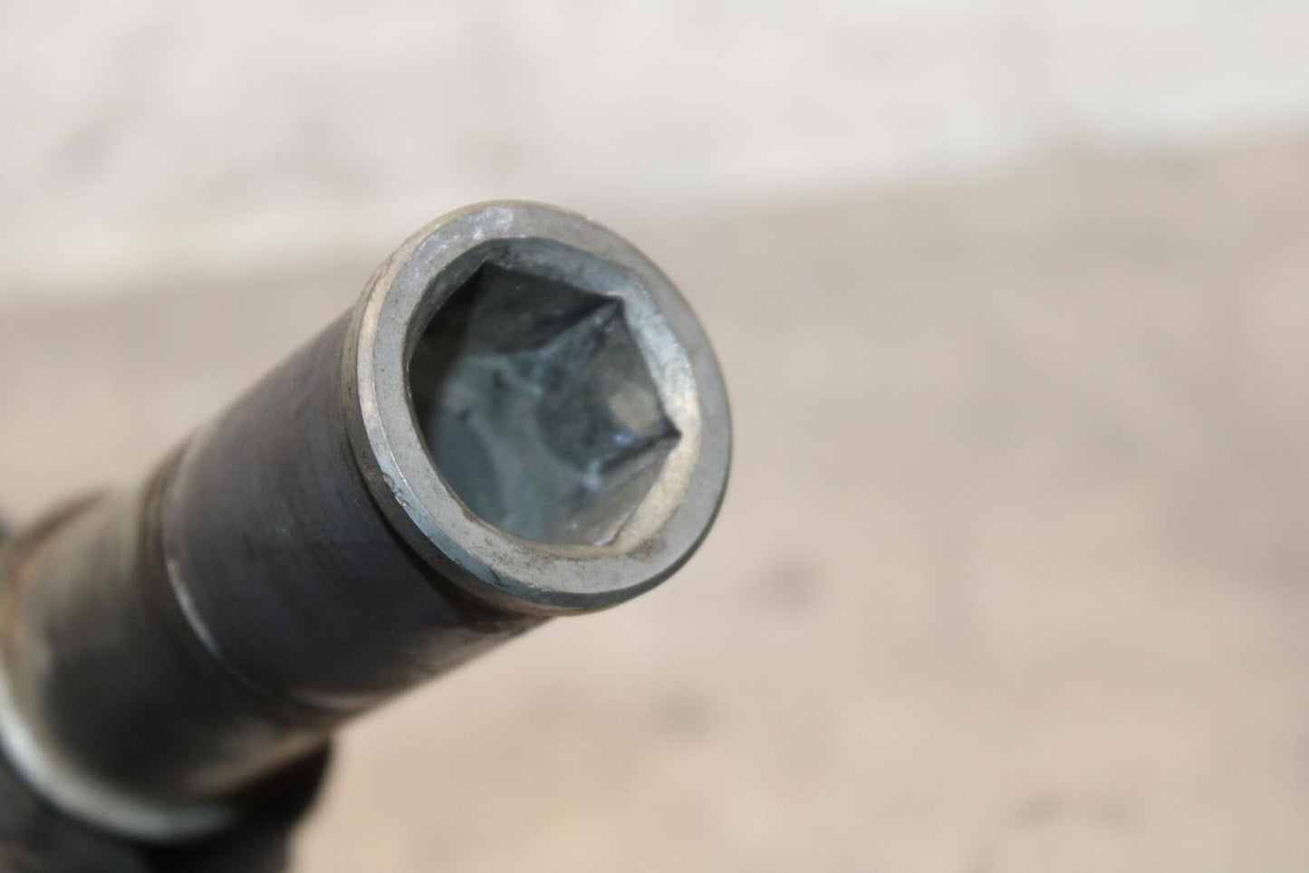 2005 Kawasaki Vulcan 1600 VN1600D Nomad FRONT WHEEL RIM AXLE PIVOT BOLT BB556