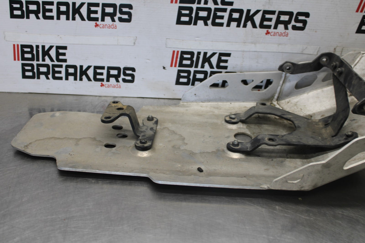 19 BMW F750GS SKID PLATE TRAY LOWER ENGINE FRAME GUARD BB938