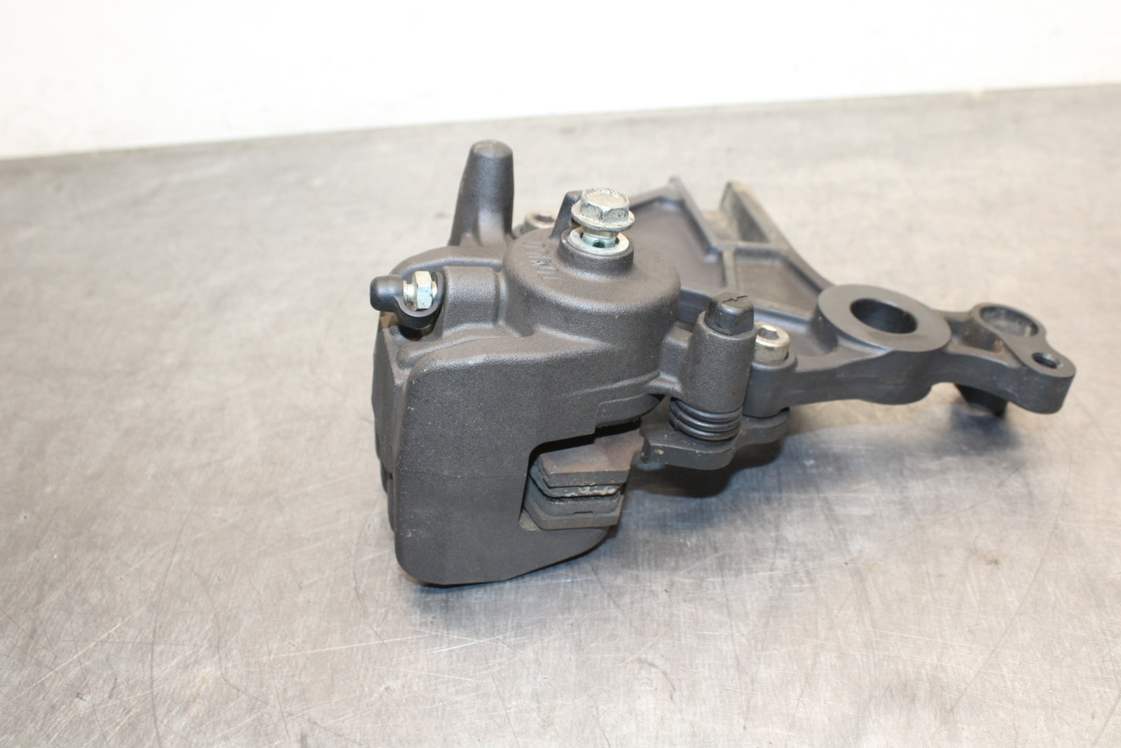 12-17 KAWASAKI NINJA 650 REAR BACK BRAKE CALIPER W MOUNT BRACKET BB129