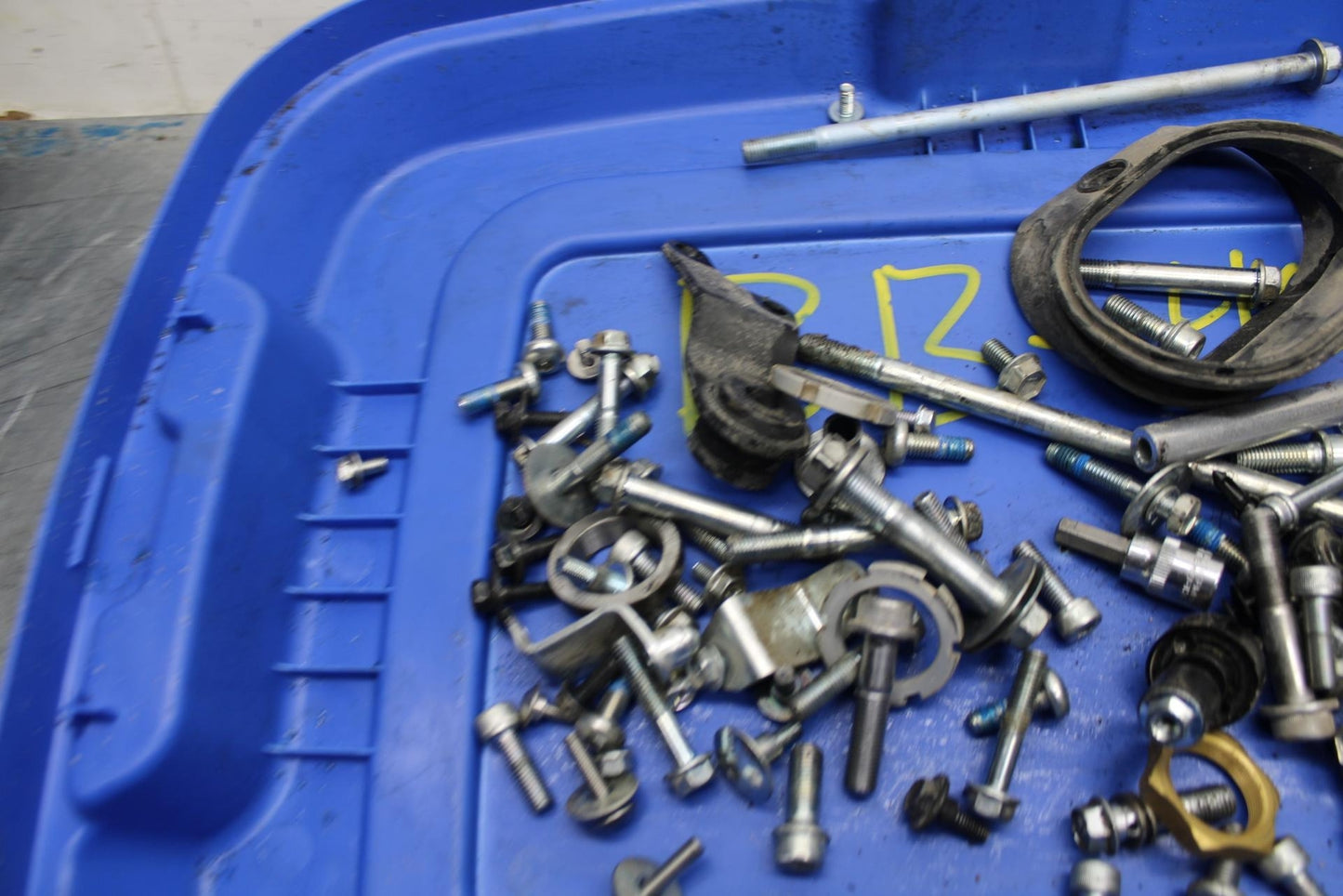 15-21 SUZUKI GSXR600 ENGINE MOUNTING BOLTS HARDWARE MOTOR SCREWS BB463