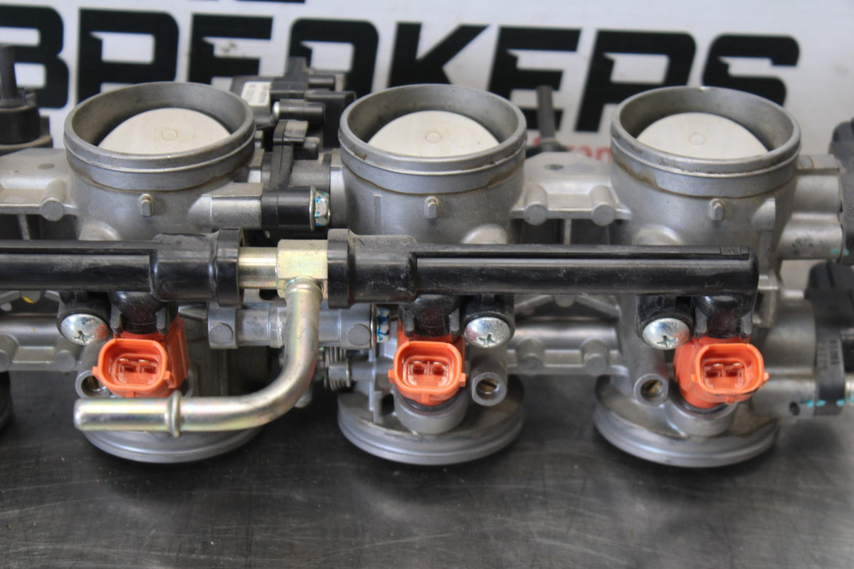 13-18 KAWASAKI NINJA ZX6R MAIN FUEL INJECTORS / THROTTLE BODIES BB908