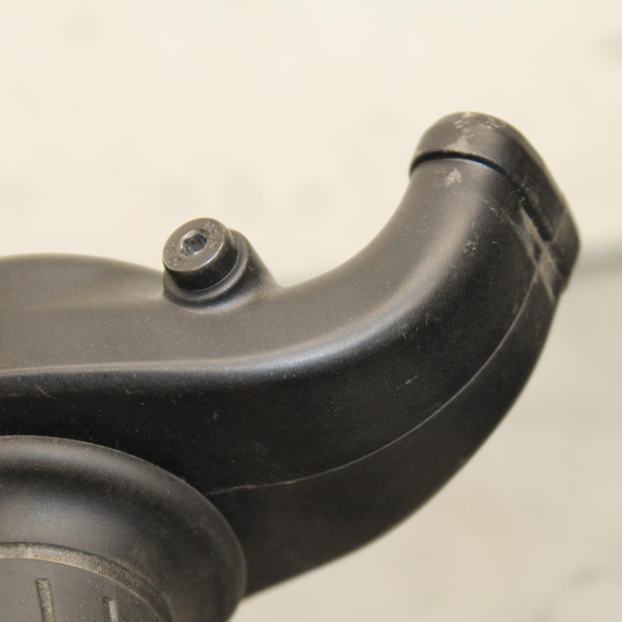 21 KAWASAKI NINJA ZX6R RIGHT THROTTLE GRIP BB647