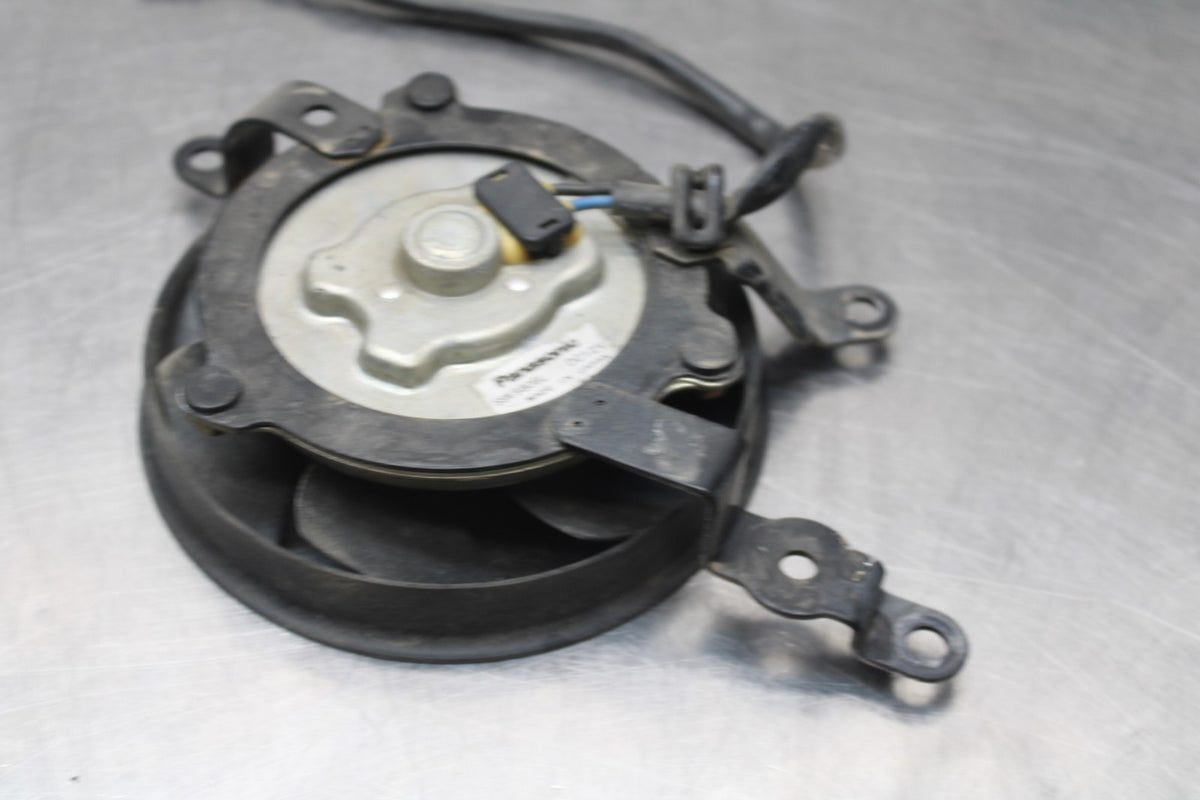 05 YAMAHA YZF R6 RIGHT ENGINE RADIATOR COOLING FAN MOTOR BB858