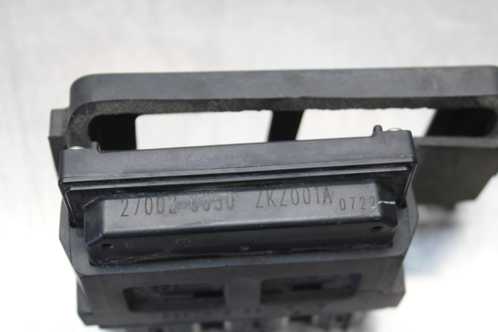 21-23 KAWASAKI NINJA ZX6R RELAY ASSEMBLY FUSE BOX BB179