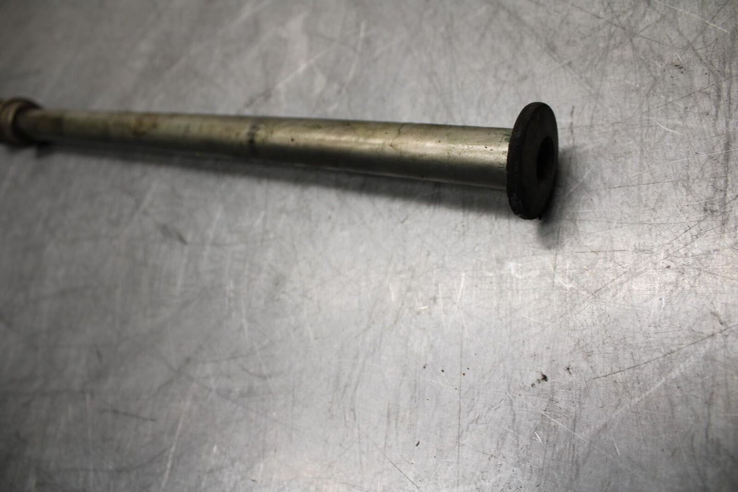 07-08 KAWASAKI CONCOURS 1400 ABS REAR AXLE BACK WHEEL RIM PIVOT BOLT AXEL BB449