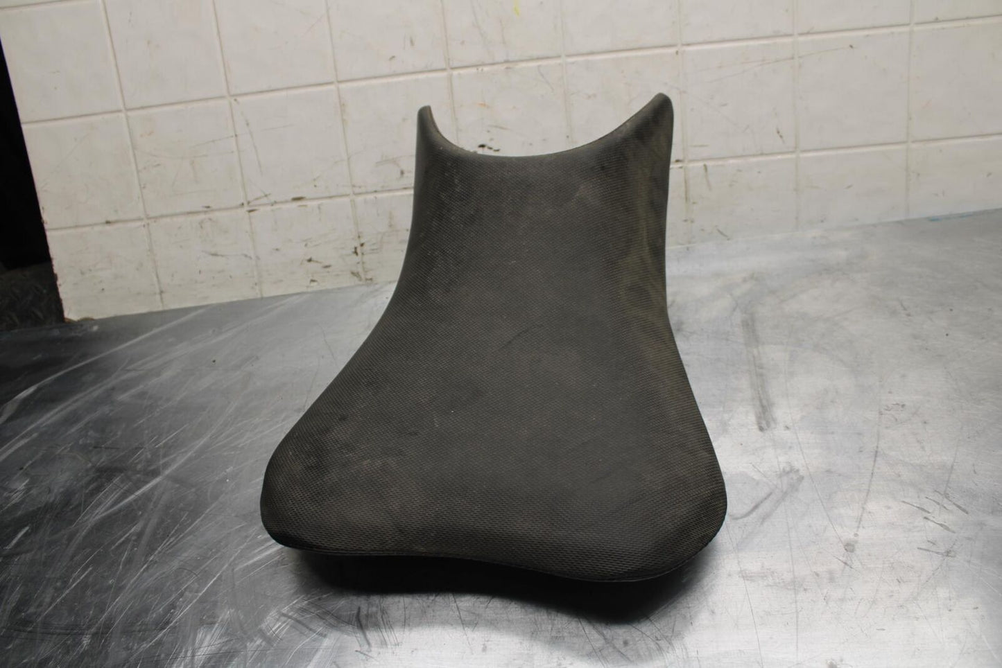 17-23 SUZUKI GSXR 250 GSX250RL8 FRONT DRIVERS SEAT PAD SADDLE BB490
