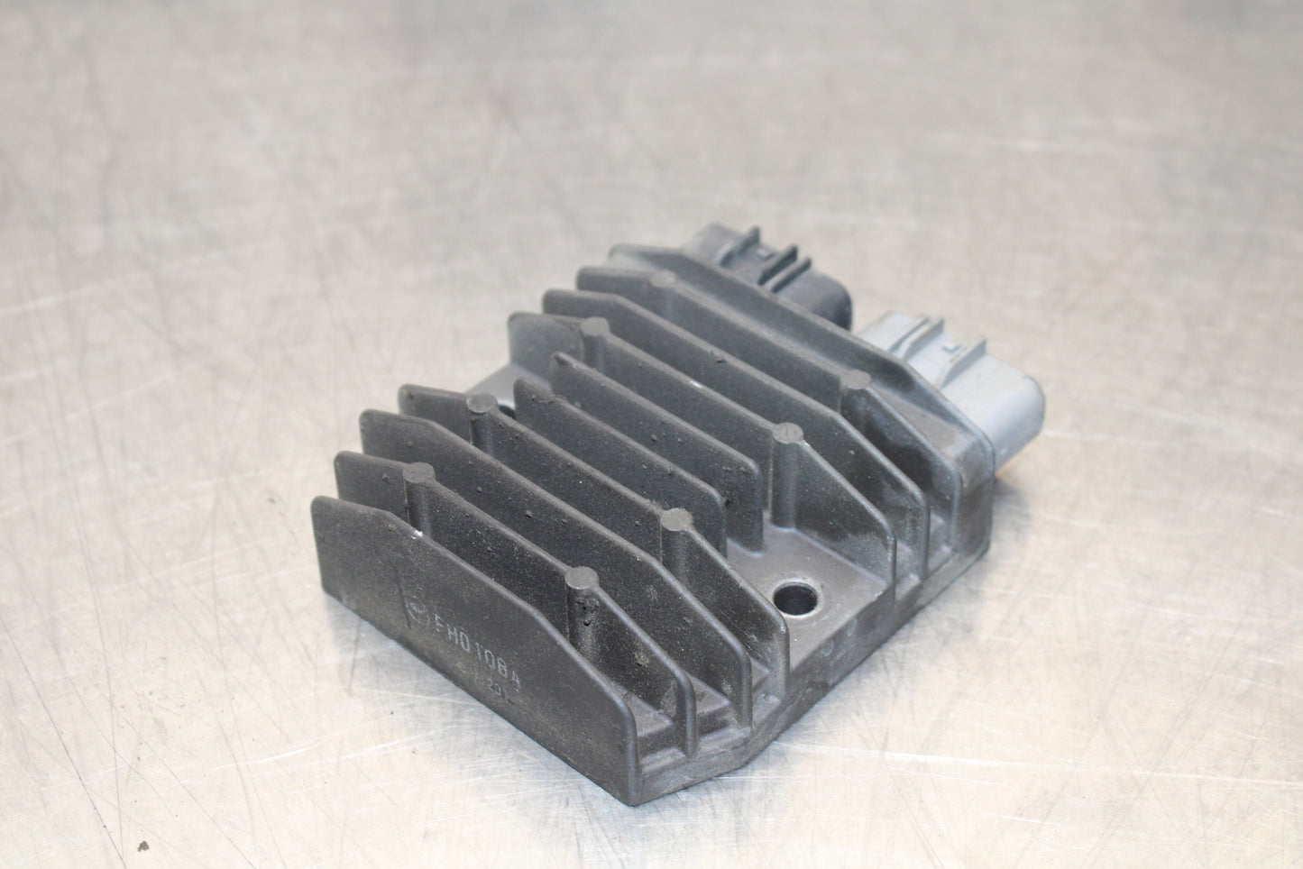 04-05 KAWASAKI NINJA ZX10R RECTIFIER VOLTAGE REGULATOR BB163