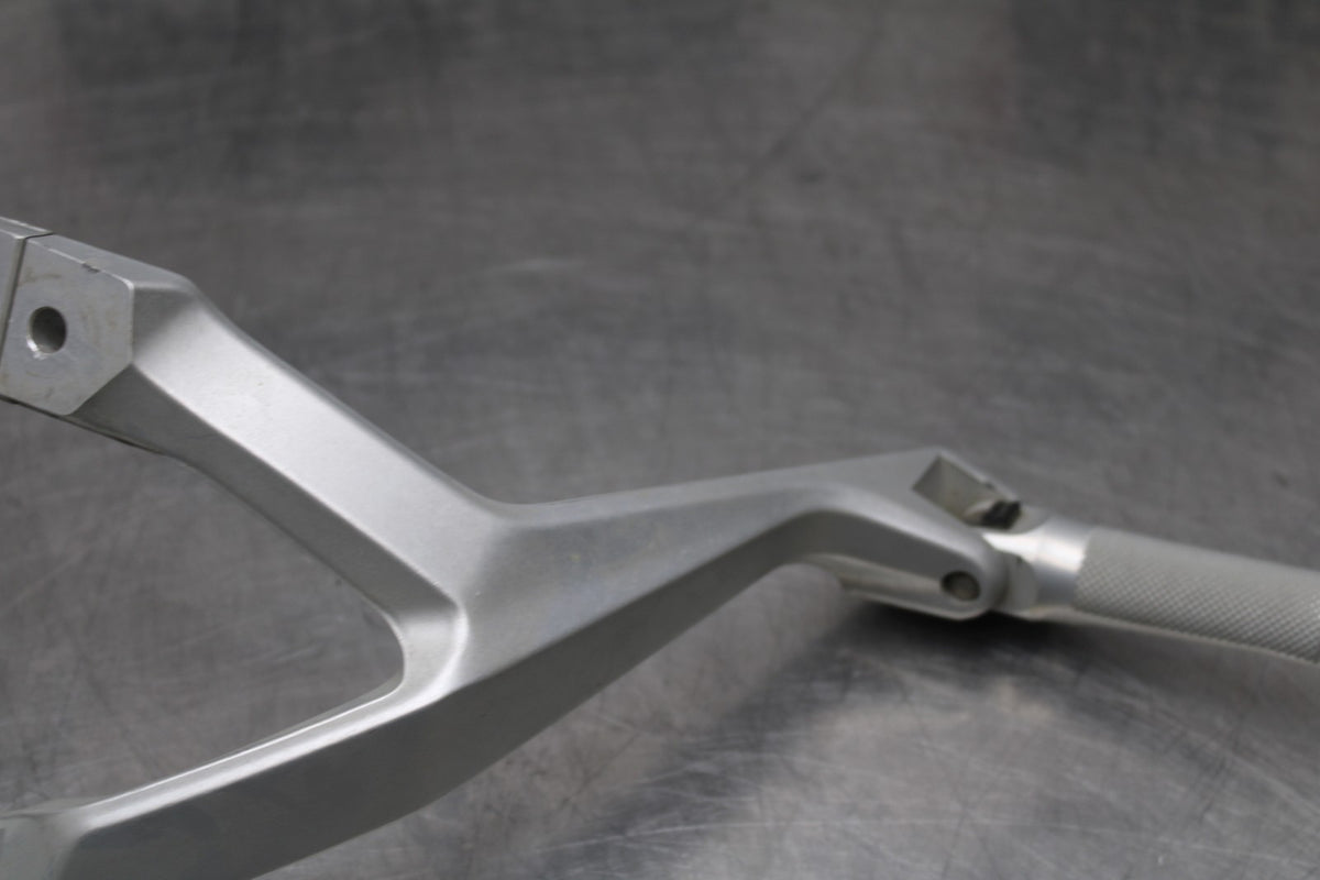 16 DUCATI 959 PANIGALE REAR BACK PASSENGER PEG SET PAIR BB912