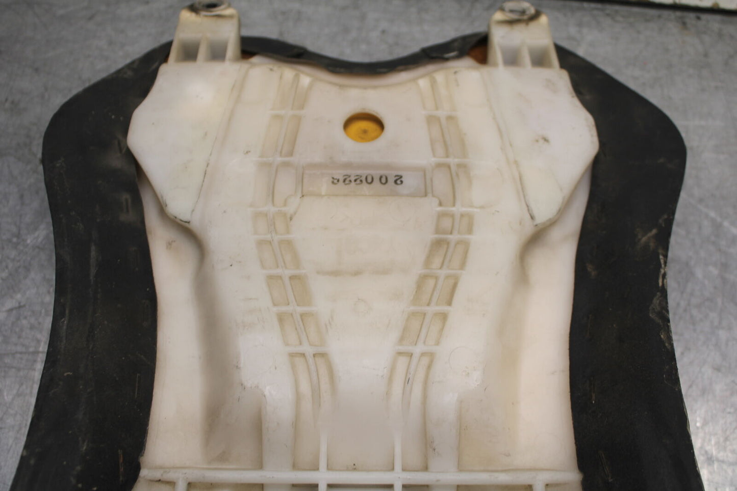 07-08 YAMAHA YZF R1 FRONT DRIVERS SEAT PAD SADDLE PILLION BB724