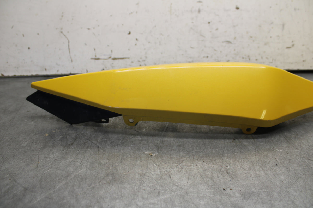 09-15 YAMAHA FZ6R RIGHT REAR BACK TAIL FAIRING COWL SHROUD  BB686
