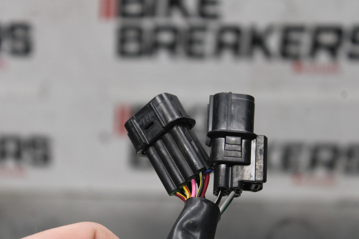 24-25 KAWASAKI NINJA ZX6R LEFT CLIP ON HANDLE HORN SIGNALS SWITCHES BB939