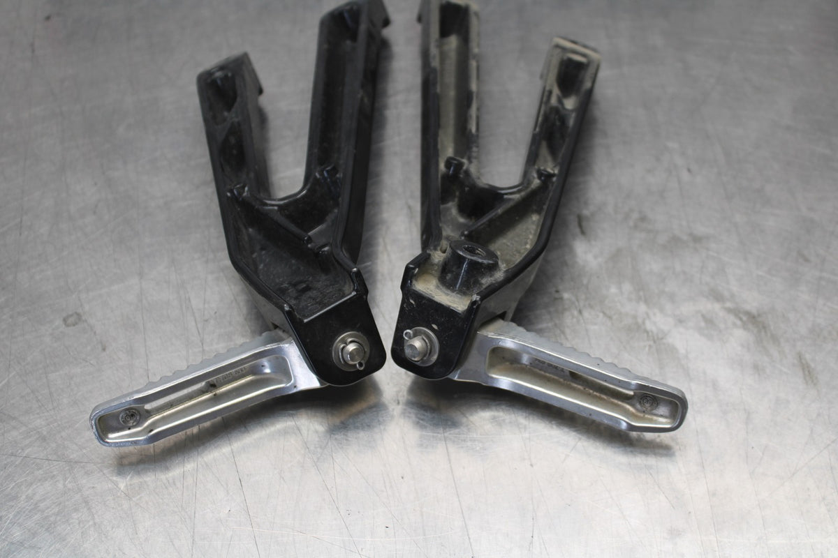 12-14 BMW S1000RR REAR BACK PASSENGER PEG SET PAIR BB204
