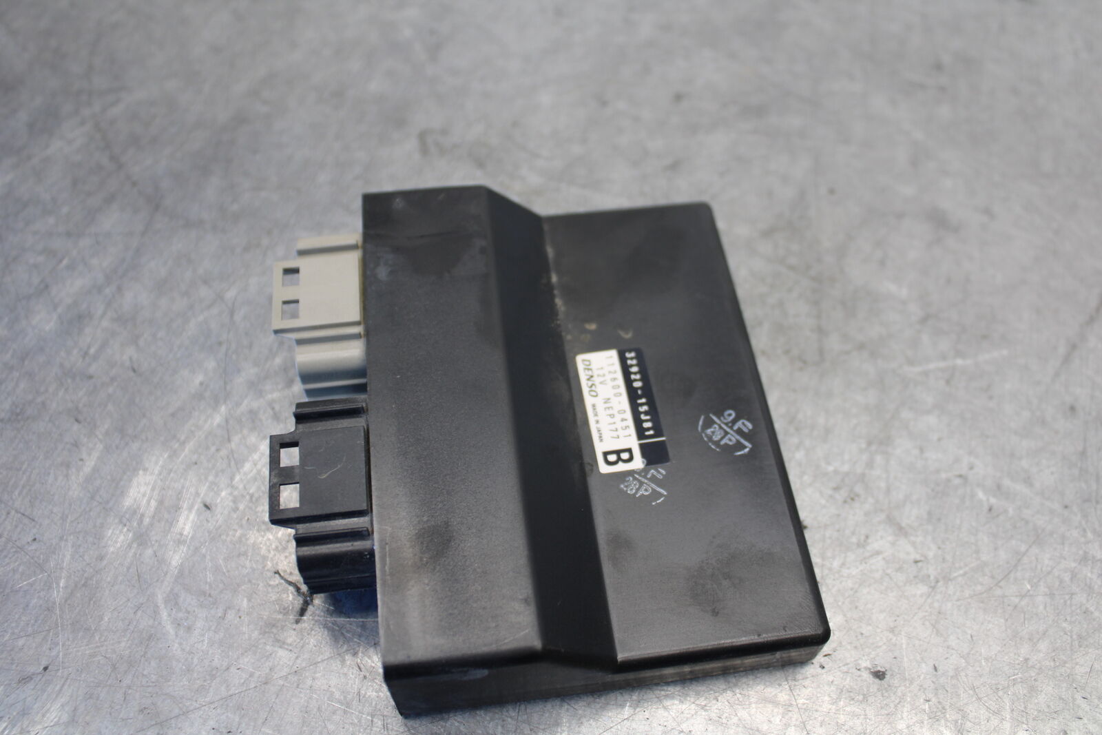 11-24 SUZUKI GSXR750 ECU COMPUTER CONTROLLER UNIT BLACK BOX ECM CDI  BB687