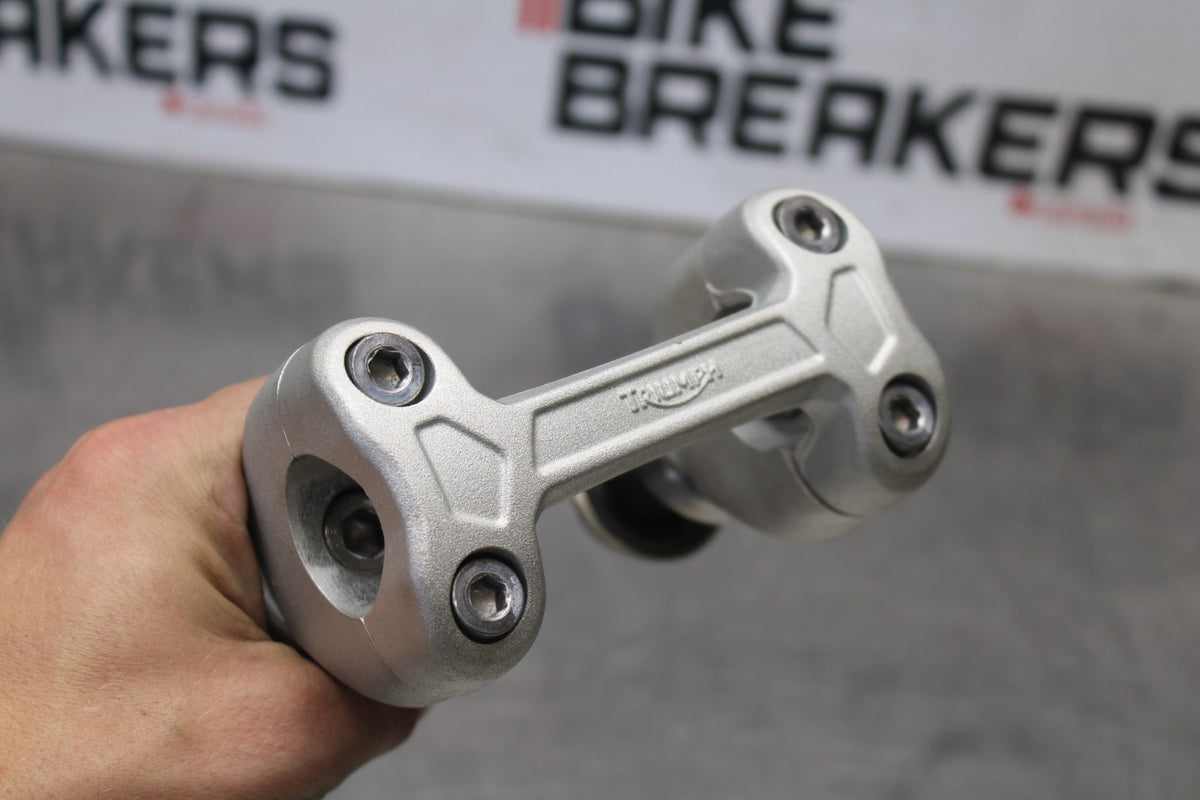 12 TRIUMPH STREET TRIPLE R HANDLEBAR RISERS BB914