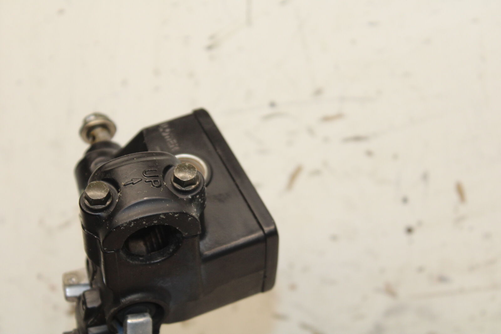 04-05 SUZUKI KATANA 750 GSX750F FRONT BRAKE MASTER CYLINDER w/ LEVER BB110