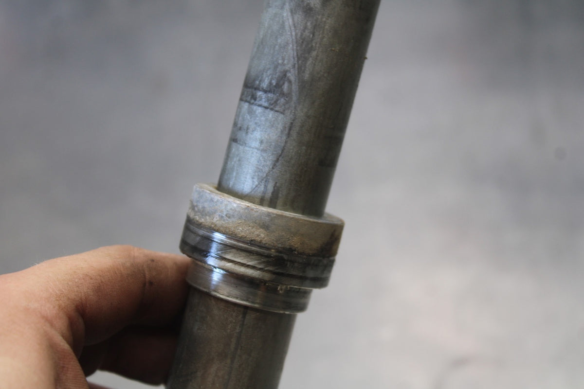 97-00 SUZUKI GSXR600 SRAD REAR AXLE BACK WHEEL RIM PIVOT BOLT AXEL BB921