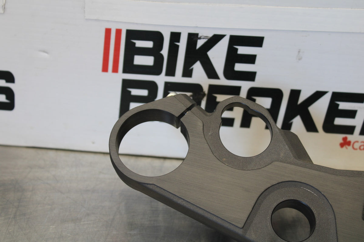 18 SUZUKI GSXR750 FORKS UPPER TRIPLE TREE CLAMP BB891